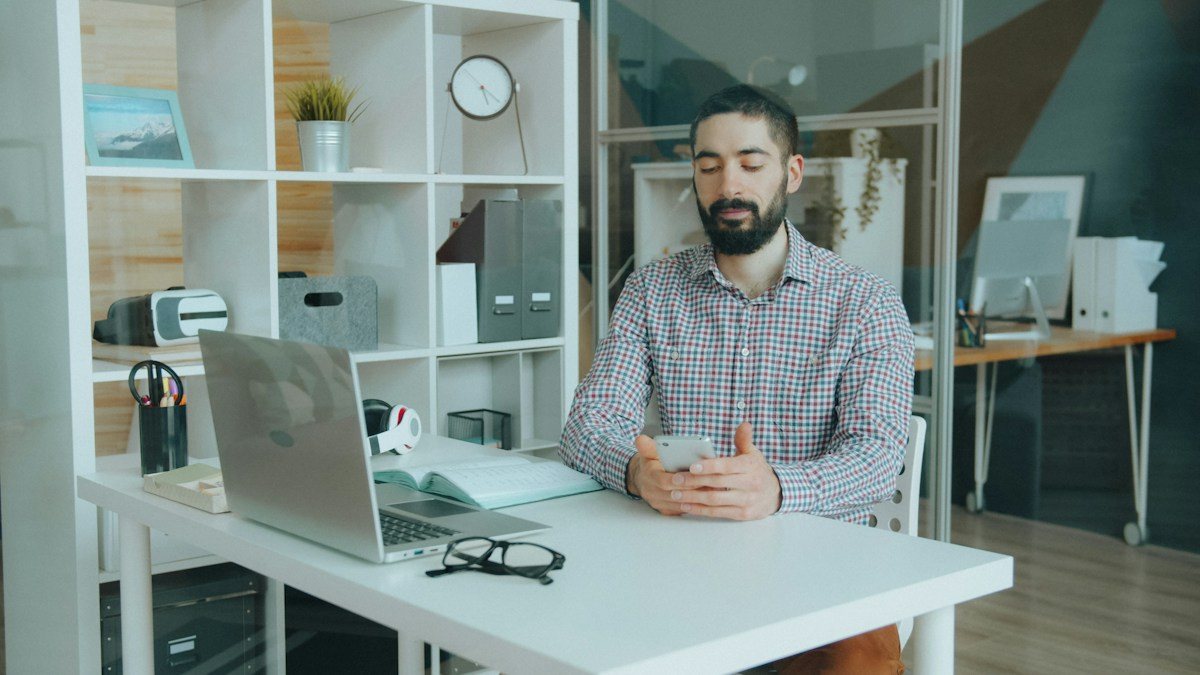 How to Stop Emotional Trading: A Practical Daily Routine