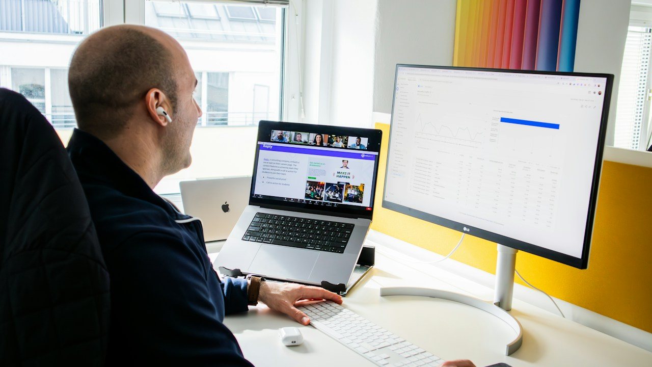 Fundamental vs Technical Analysis: Which Should You Use?