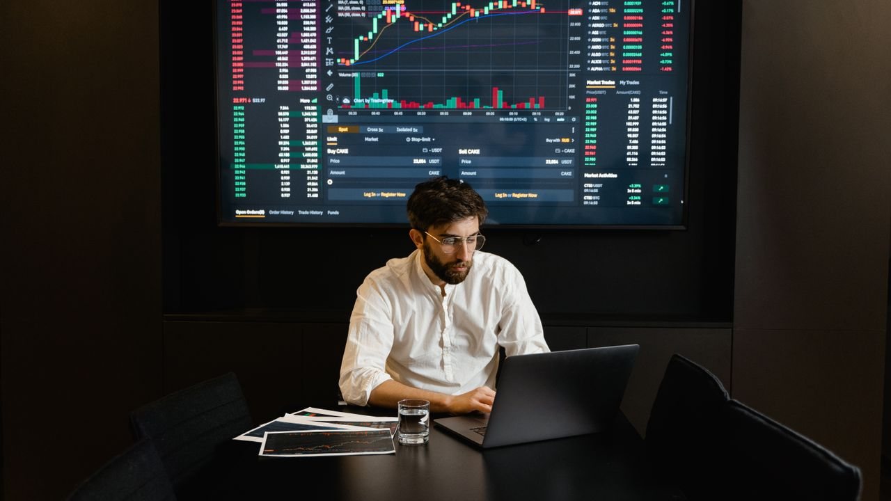 Overconfidence Bias in Trading: When Wins Make You Careless